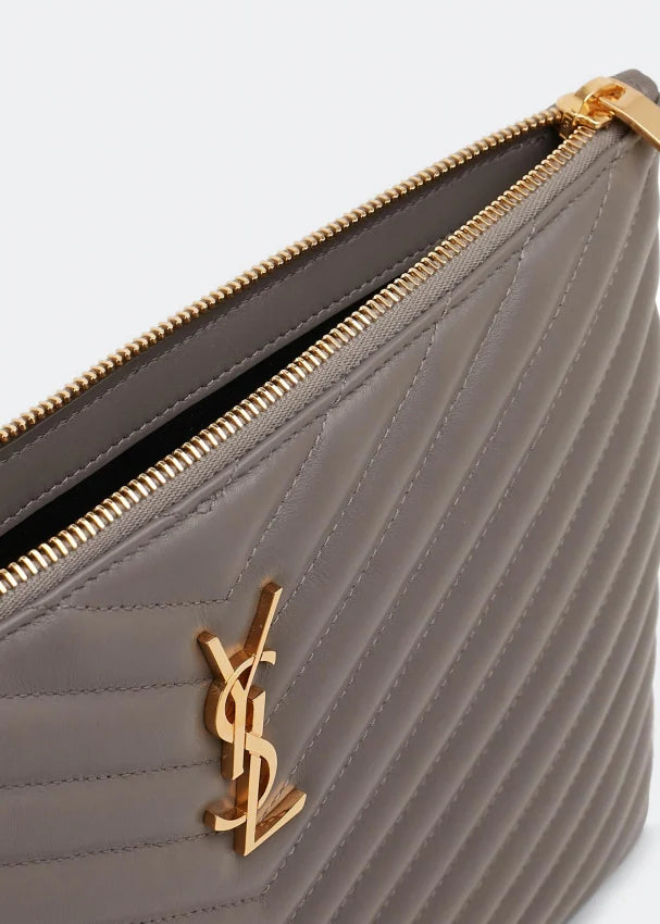 Pochette en cuir matelassé Monogramme