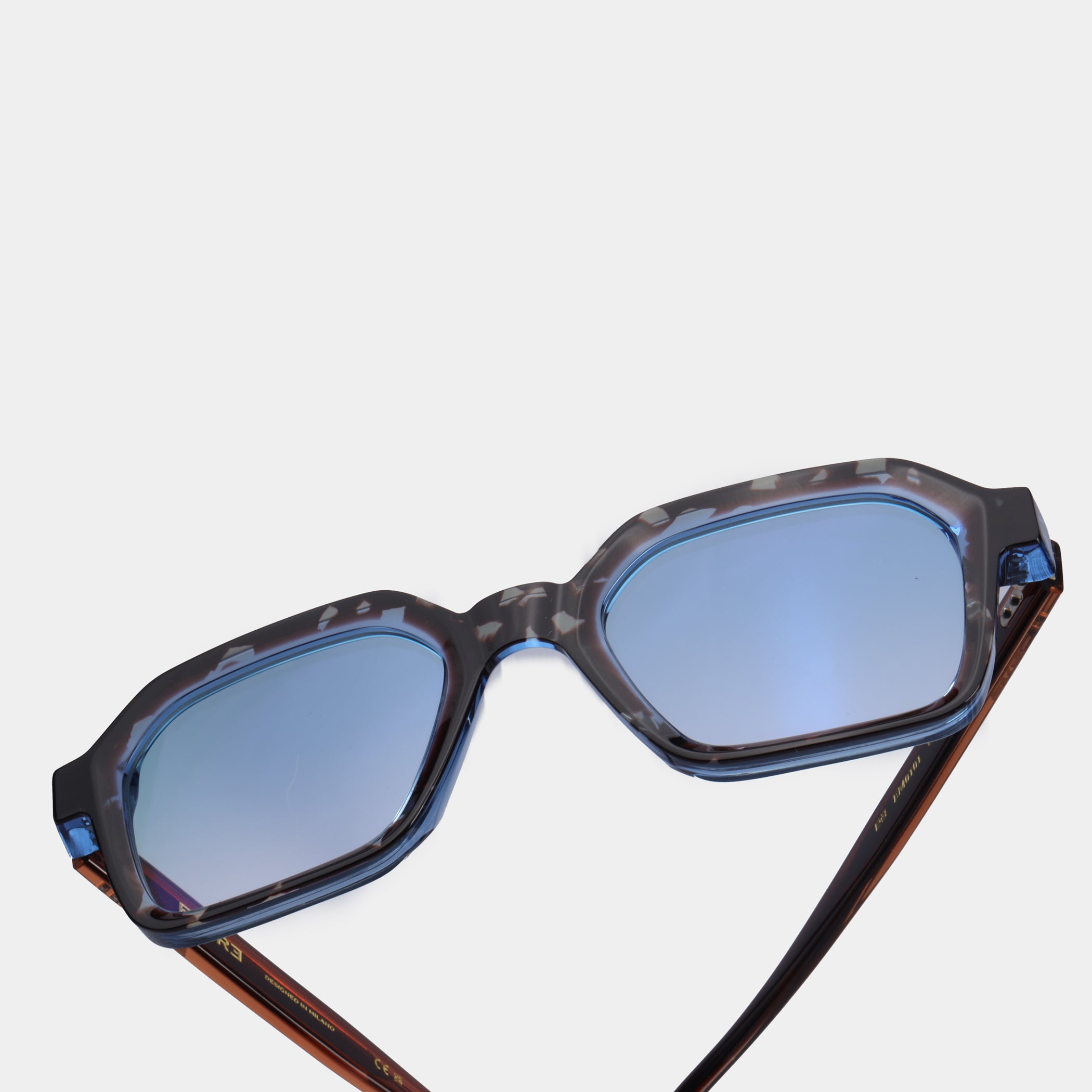EM0102 C3