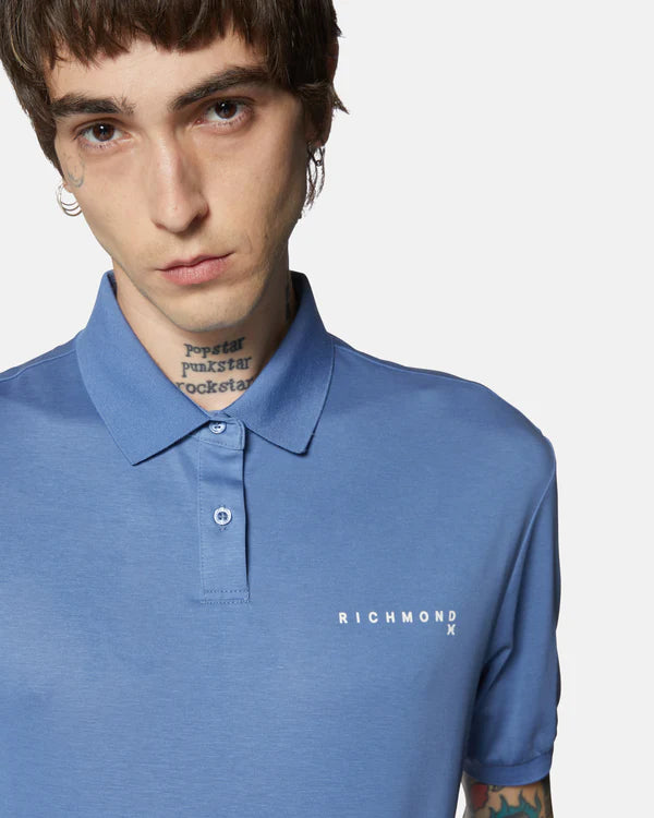 Polo con logo ricamato