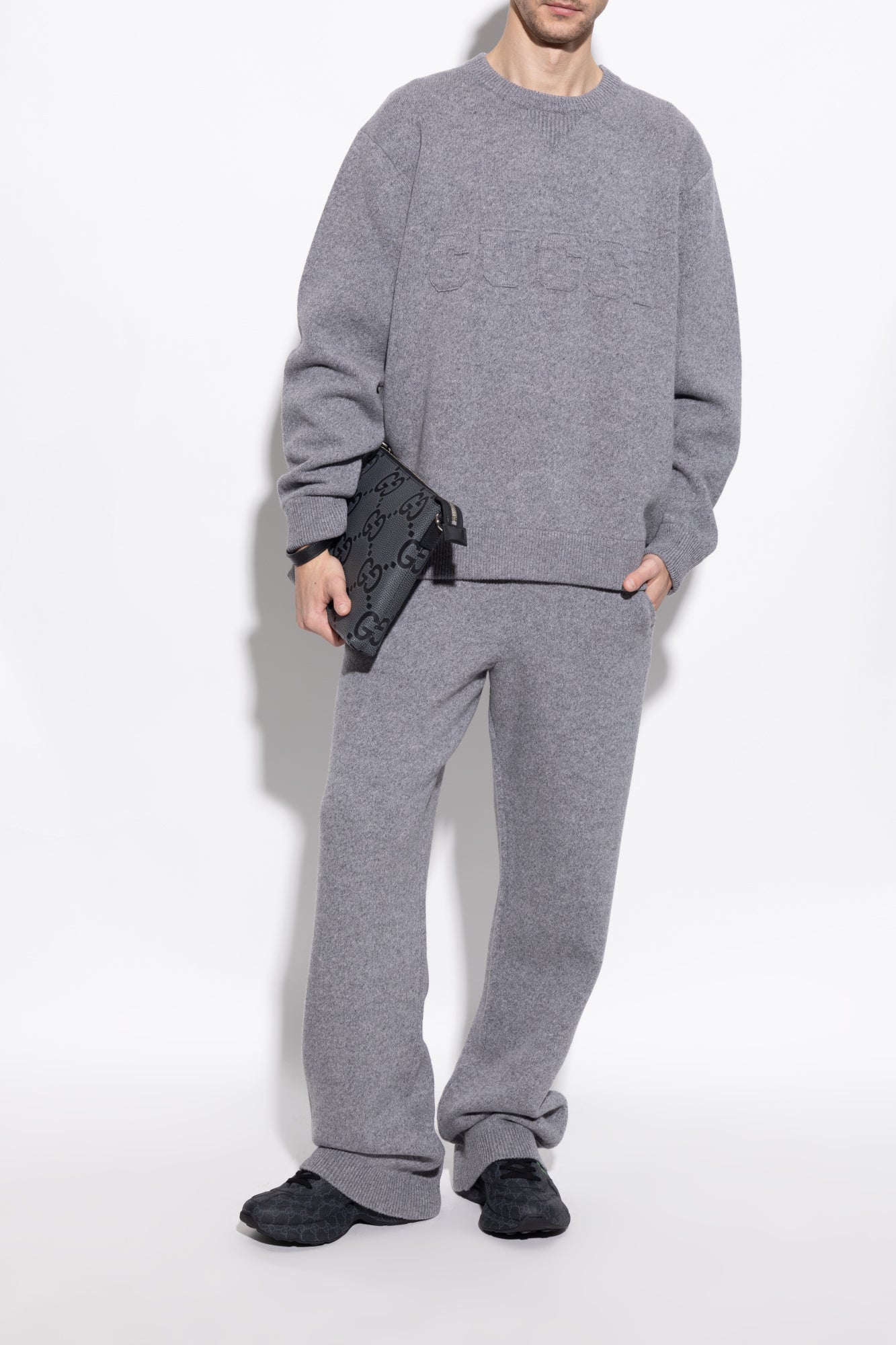 SPORTS SHOES WITH LOGO