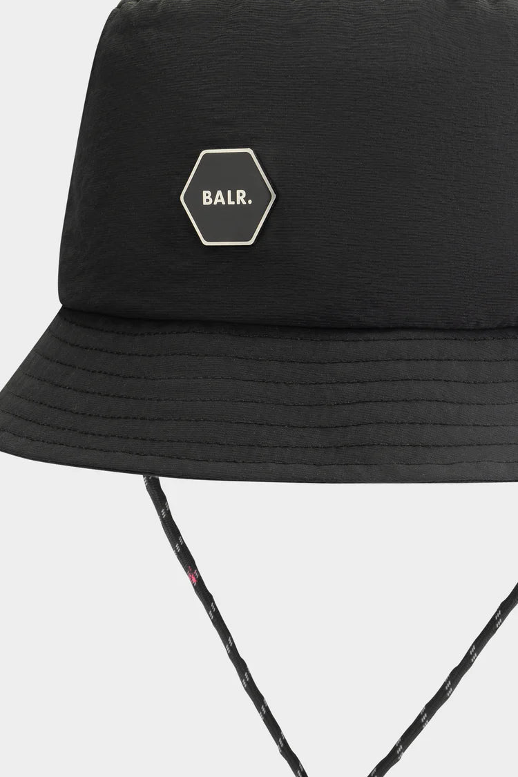 HEXLINE BADGE BUCKET HAT