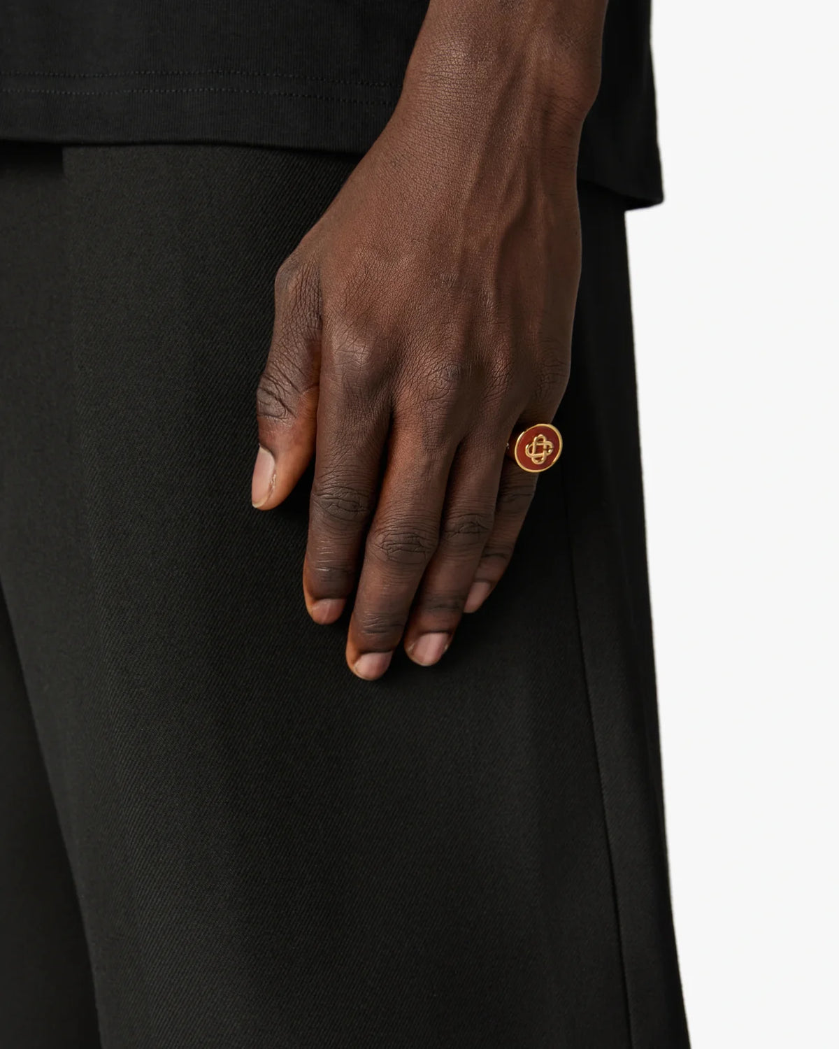 Bague Casablanca Chevalière à pierre dorée et rouge maison prado alger