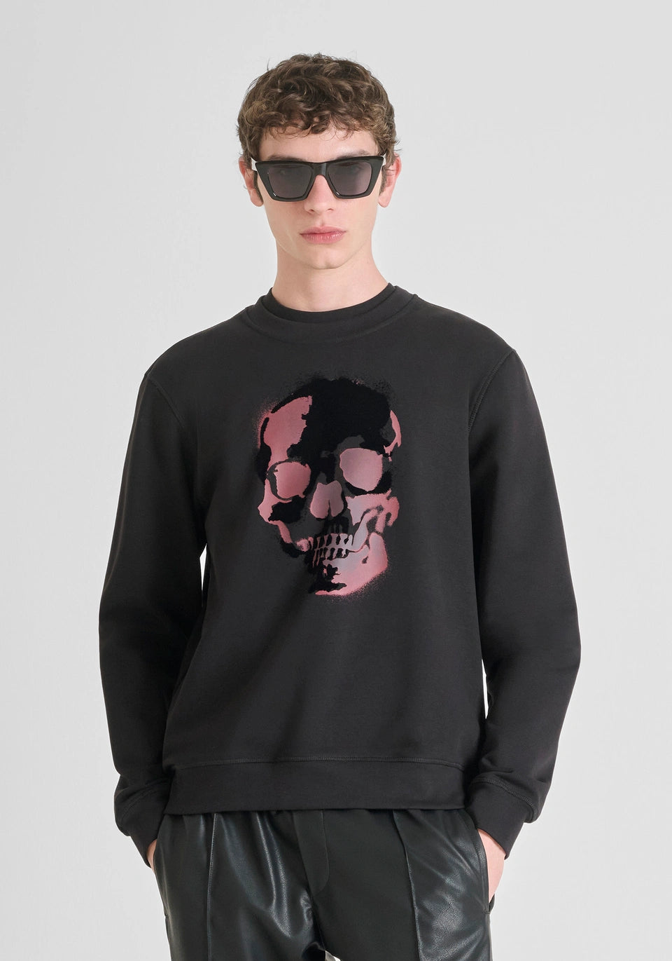 SWEAT COL ROND REGULAR FIT EN MÉLANGE COTON DURABLE AVEC IMPRIMÉ TÊTE DE MORT