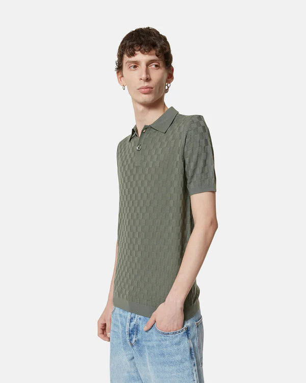 Short -sleeved pole with geometric knitting